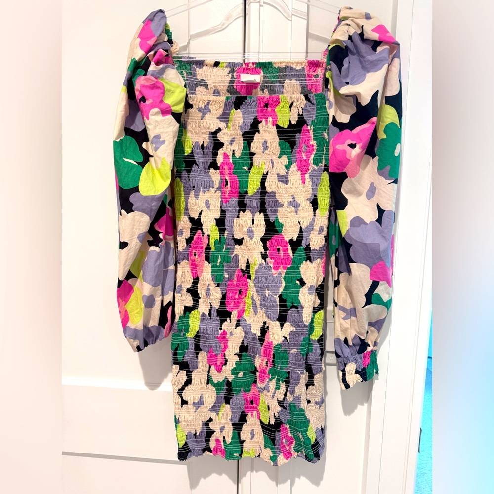 H&M floral ruched dress. Size Small.